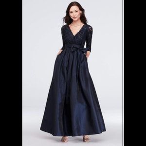 Plus V-Neck 3/4 Sleeve Lace A-Line Ball Gown